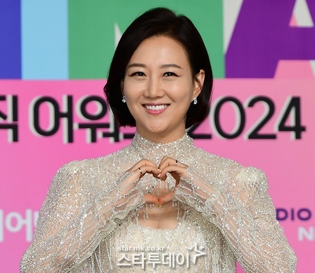 “내 인기 예전만 못한 탓”...<b>장윤정</b>, <b>콘서트</b> 빈자리에 전한 심경