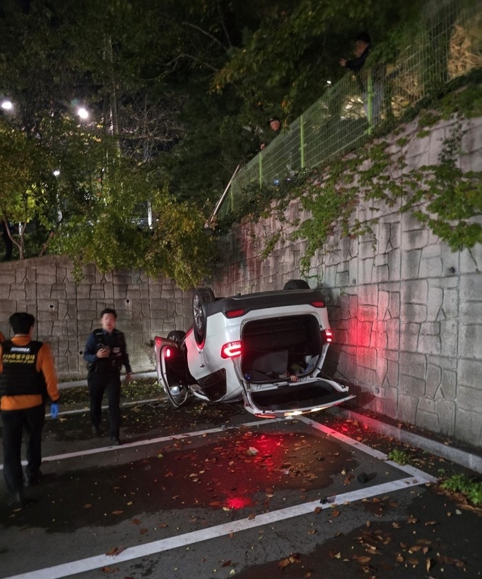 <b>울산경찰청</b>에 ‘닥돌’한 차량, 알고보니 음주운전