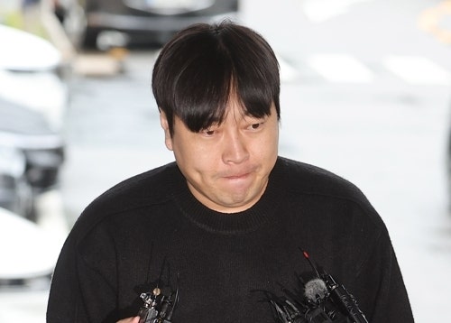 “조사 성실히 받겠다”…‘불법도박’ <b>이진호 경찰</b> 출석