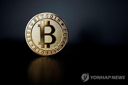 <b>트럼프</b> 날개 단 <b>비트코인</b> ‘훨훨’…사상 첫 7만7000달러 돌파