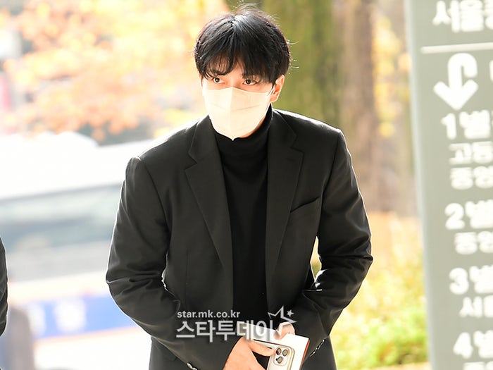 “정산 고통 악순환 없길” <b>이승기</b>, <b>후크</b> 미지급 소송 출석
