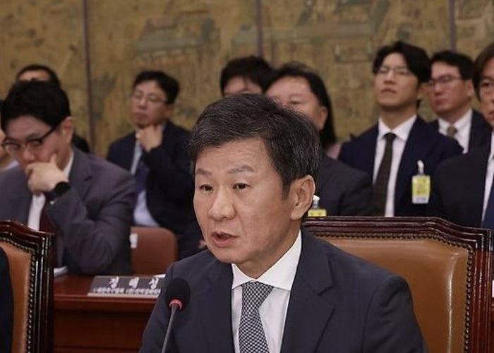 사퇴 요구 빗발치는데…‘<b>4선</b> 도전길’ 열린 <b>정몽규</b>, <b>축구협회장</b> 연임 ...