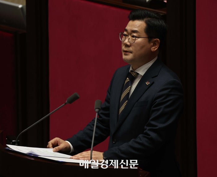 [속보] 박찬대, 국힘 향해 “<b>탄핵안 가결</b>로 민주주의 정상 작동 보여줘...