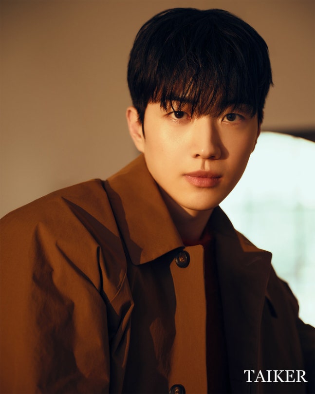 대만 매거진 커버를 장식한 강훈님