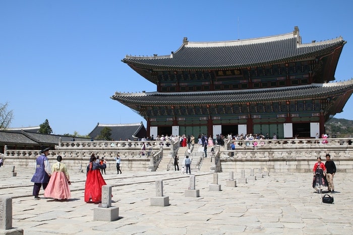 中 <b>단체관광</b>객 <b>무비자</b> 입국 한시적 허용...정부, 탄핵 후폭풍 덮친 <b>관광</b>...