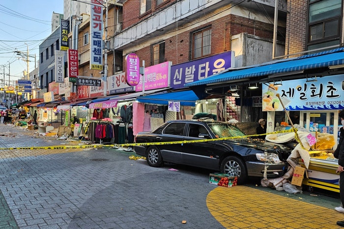 서울 목동깨비시장 돌진 <b>사고</b>…“<b>운전자</b> <b>치매</b> 진단받았다” 진술도