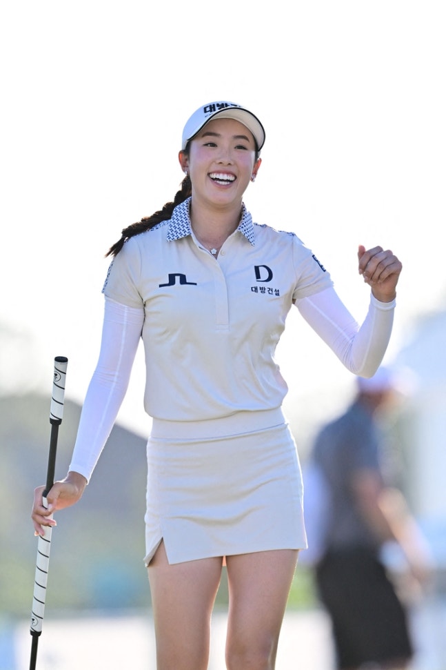 “상상보다 더 벅찬 첫 우승··대회 없는 다음주 요리할 생각에 설레요”