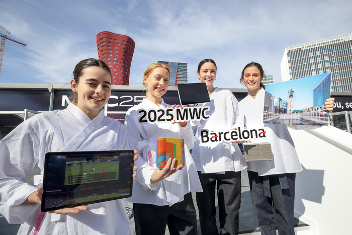 世界上最大的電信博覽會2025年移動世界大會(MWC)將於西班牙巴塞羅那的第三屆(當地時間)開放。照片顯示,KT模型在MWC 2025的Pira Granbian展覽館中具有AI技術。