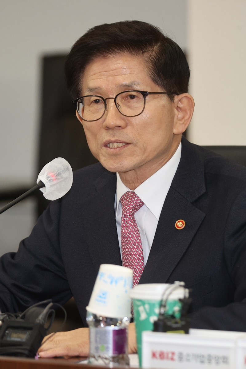 "노동약자 청년 중심으로 정년연장 논의 이뤄져야"