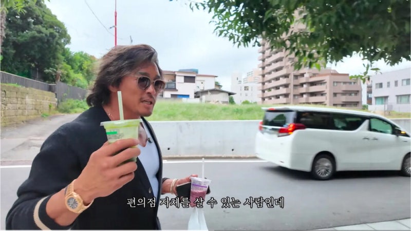 '추성훈 아조씨 스무디'에 일회용 로션까지 … 진화하는 韓편의점