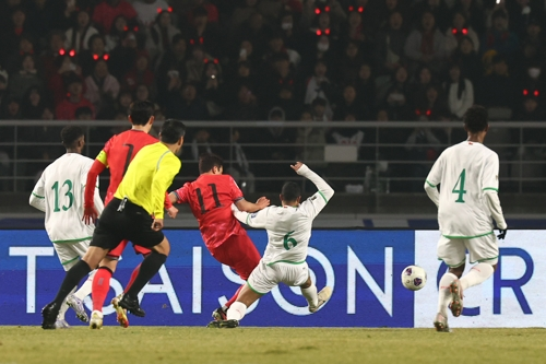 [속보] ‘<b>황희찬</b> <b>선제골</b>’ 홍명보호, 북중미 월드컵 예선 <b>오만</b>과 1-1 비...