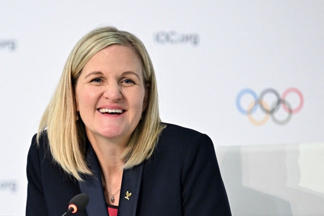 짐바브웨 &apos;골든걸&apos; IOC 141년 역사 새로 썼다