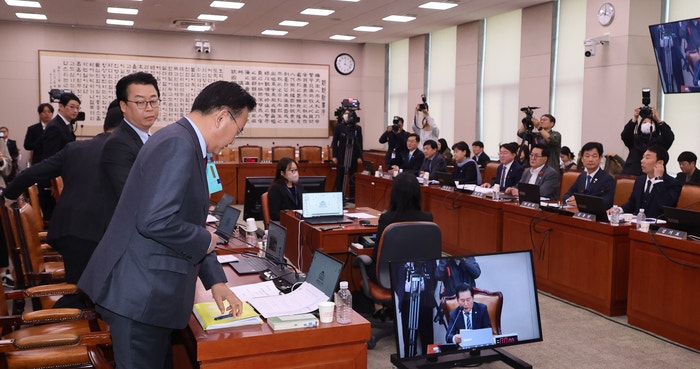 野, 尹<b>선고</b> 조기 확정 <b>촉구</b>…법사위서 <b>결의안</b>도