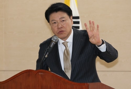 [속보] <b>경찰</b>, ‘<b>성폭행</b> 혐의 피소’ <b>장제원</b> 전 의원 오늘 소환<b>조사</b>