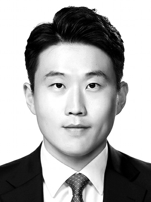 [기자24시] 정치 위기, 산업 위기