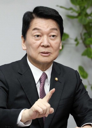 "과거 돌아보는 법률가보다 미래 바라보는 사업가 필요"
