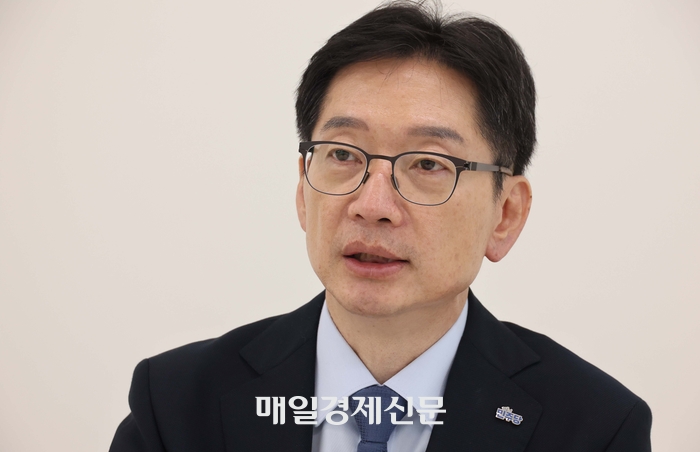 문재인 전 대통령 기소