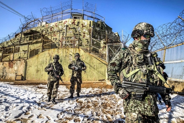 <b>중부전선 GP</b>서 <b>기관총</b> 1발 <b>오발</b> 사고…“북한에 안내방송”