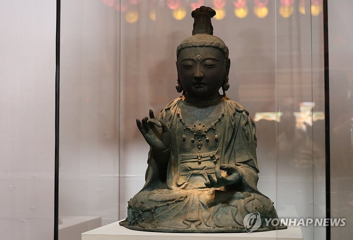  금동관세음보살좌상.[사진 = 연합뉴스]