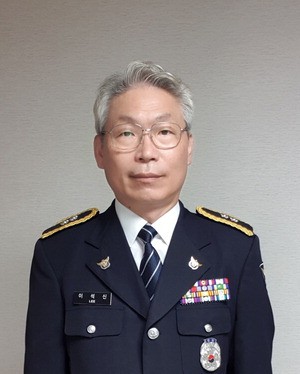 퇴직앞둔 경찰관, 심정지 근로자 살렸다