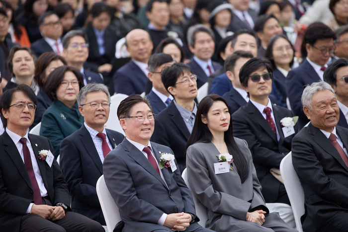 5일 고려대 서울캠퍼스에서 열린 개교 120주년 기념식에 김동원 고려대 총장,<a href=
