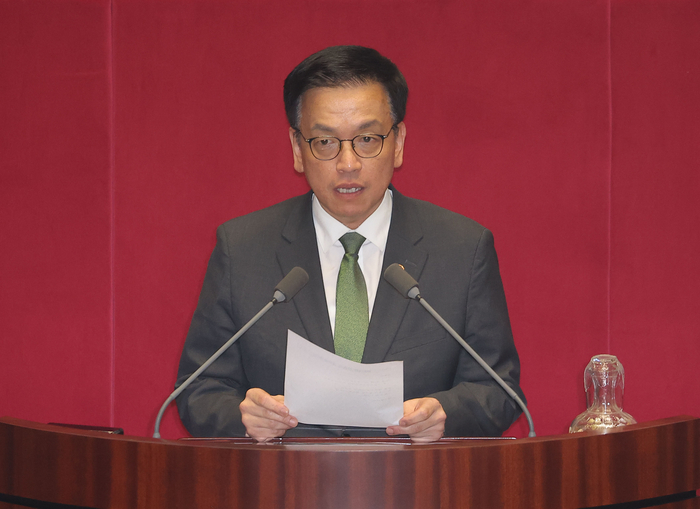 지난 1일 국회 본회의에서 2025년도 제1회 추가경정예산안 관련 발언하고 있는 최상목 전 경제부총리 겸 기획재정부 장관. 최 전 부총리는 이날 더불어민주당이 본인에 대한 탄핵소추안을 본회의에 상정하자 사퇴했다.