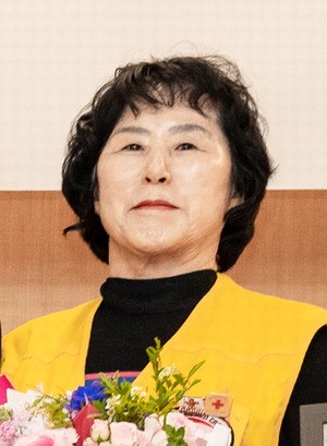 적십자 봉사명문가에 손수애씨 가족