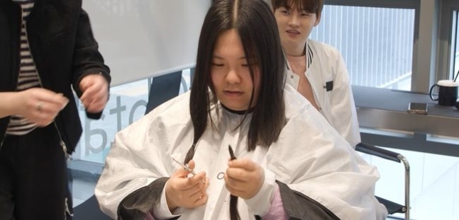 ‘17kg 감량’ 박서진 여동생, 10년만 단발 변신(살림남)