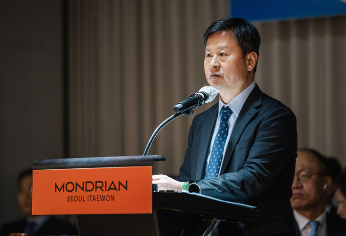  주총에서 발언하는 박기덕 고려아연 사장 (서울=연합뉴스) 박기덕 고려아연 사장이 28일 서울 용산구 몬드리안 호텔에서 열린 정기 주주총회에서 발언하고 있다.2025.3.28 [고려아연 제공.재판매 및 D