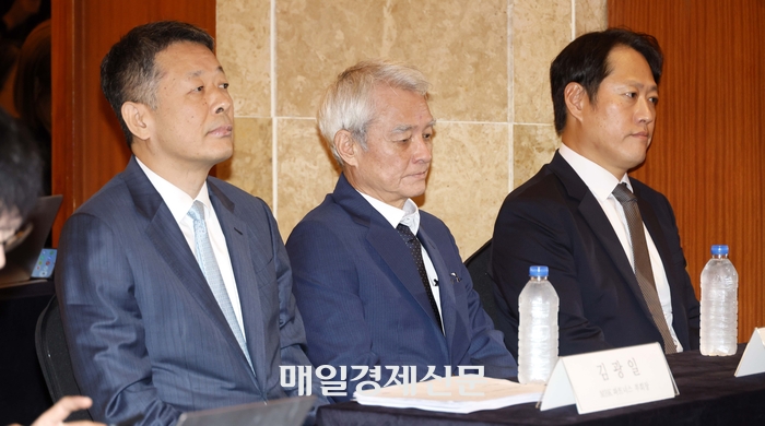  김광일 MBK 파트너스 부회장이 19일 서울 소공동 롯데호텔에서 열린 MBK파트너스 고려아연 공개매수 관련 기자간담회애 참석해 발언하고 있다.2024.9.19 [김호영기자]