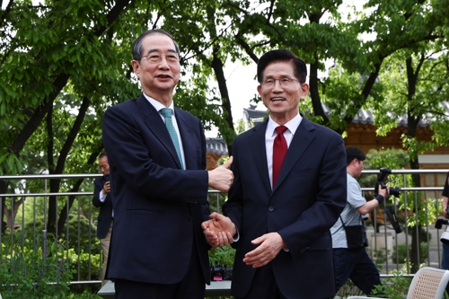 [속보] <b>김문수</b>·<b>한덕수</b> 후보 <b>단일화 협상</b> 오후 8시30분 재개