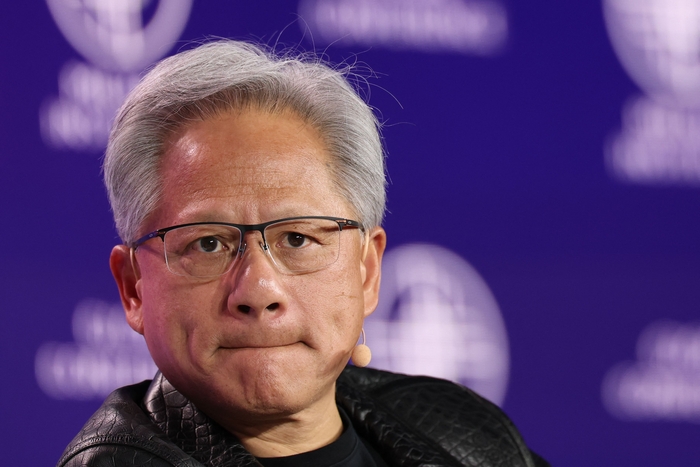 밀컨 컨퍼런스에서 심각한 표정을 짓고 있는 젠슨 황 엔비디아 CEO (AFP/연합)