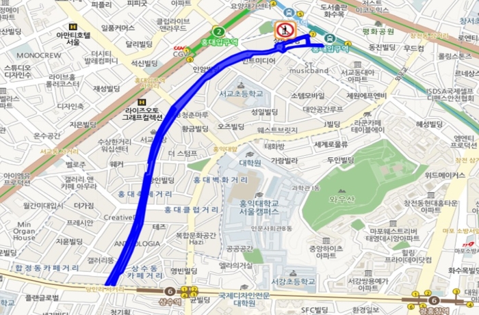 킥보드가 금지된 홍대 레드로드 구간.서울시