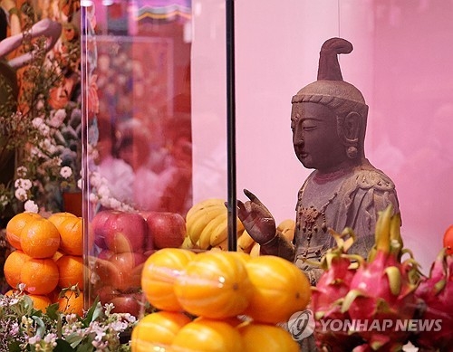  지난 10일 충남 서산시 부석사에서 금동관세음보살좌상 일본 반환을 위한 봉송법회가 열렸다.사진은 금동관세음보살좌상의 모습.[ 연합뉴스]