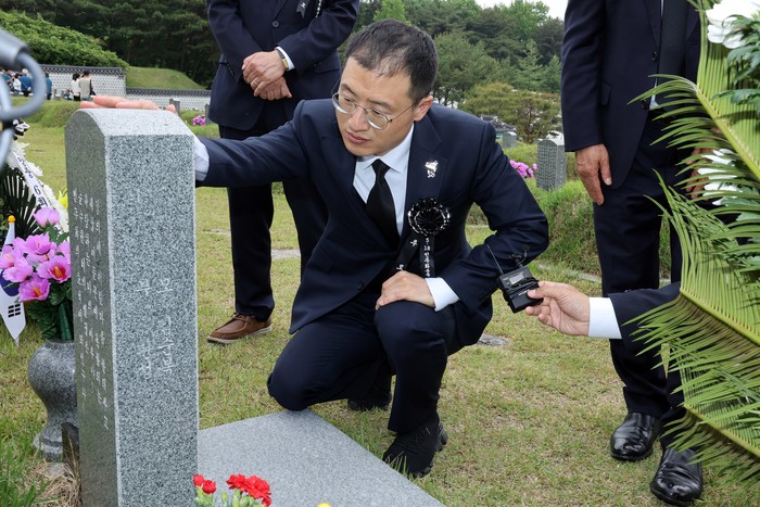 <b>김상욱</b>, 尹 <b>탈당</b> 소식에 “제명했어야…국힘 잘못된 결정 내려”