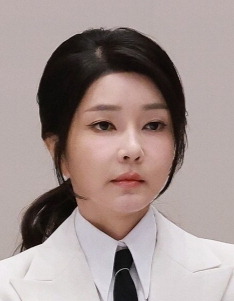 건진법사, 샤넬백 최소 2개 金여사측 전달 정황