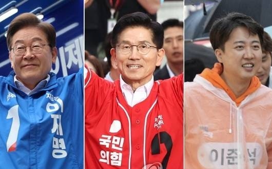양자 대결, <b>이재명</b> 51.1% vs 김문수 43.9%…<b>이재명</b> 48.9% vs 이준석 37.0% ...