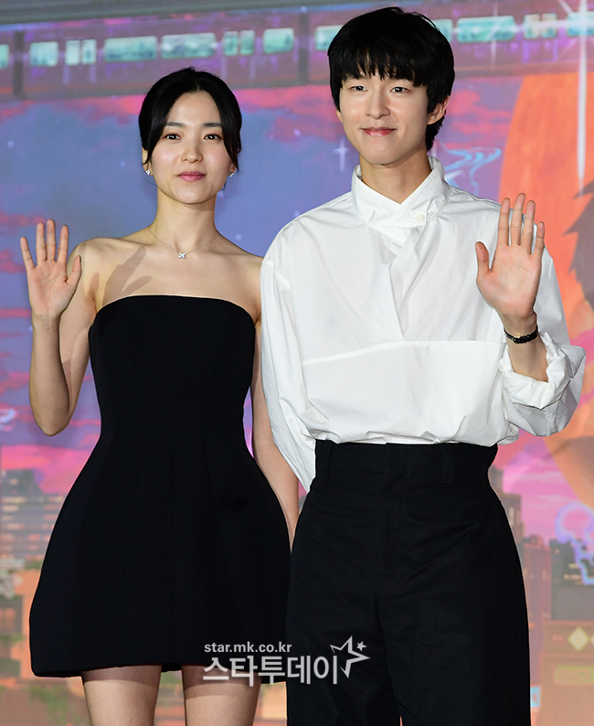 ‘이 별에 필요한’ <b>김태리</b> “<b>홍경</b> 숨결 하나하나 느껴져 부끄러웠다”