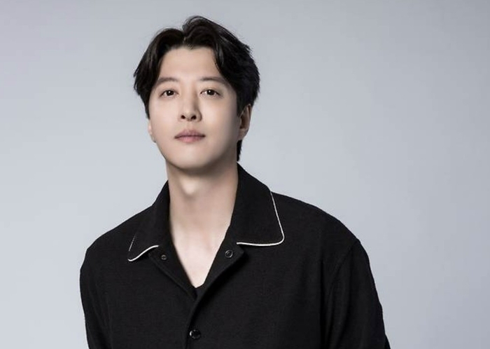 이동건, 미모의 여성과 <b>열애</b>설…소속사 “사생활 영역”