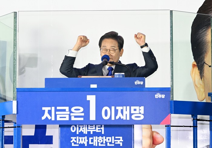 군통수권 이양받은 <b>이재명 대통령</b>…美 “<b>한미동맹</b> 철통같다”
