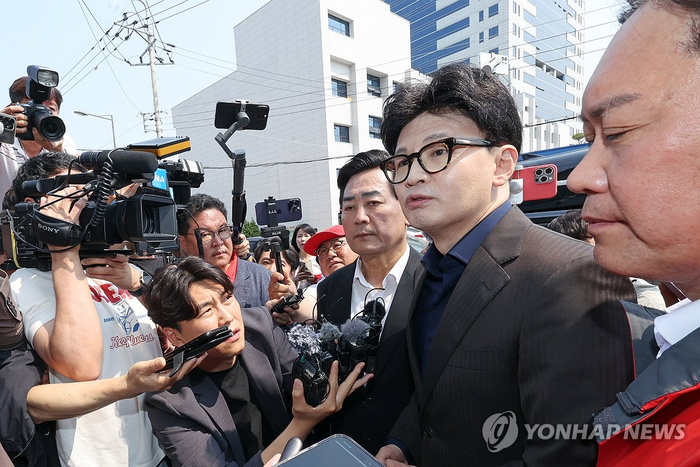 한동훈 “기득권 구태정치 완전 허물 기회…<b>국민</b> 뜻 따른다”