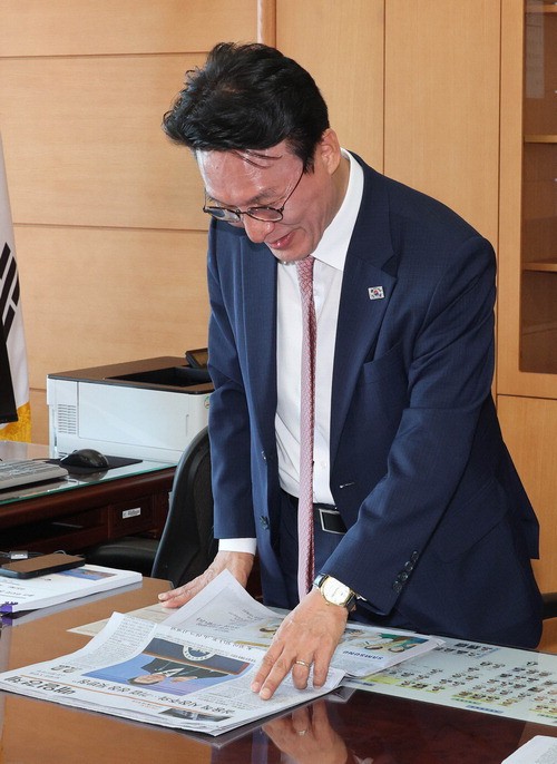 김민석 "지금은 제2의 IMF같은 상황 … 첫째도 둘째도 민생"