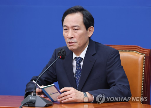 대통령실 정무수석 우상호, 홍보수석 이규연, <b>민정수석 오광수</b>