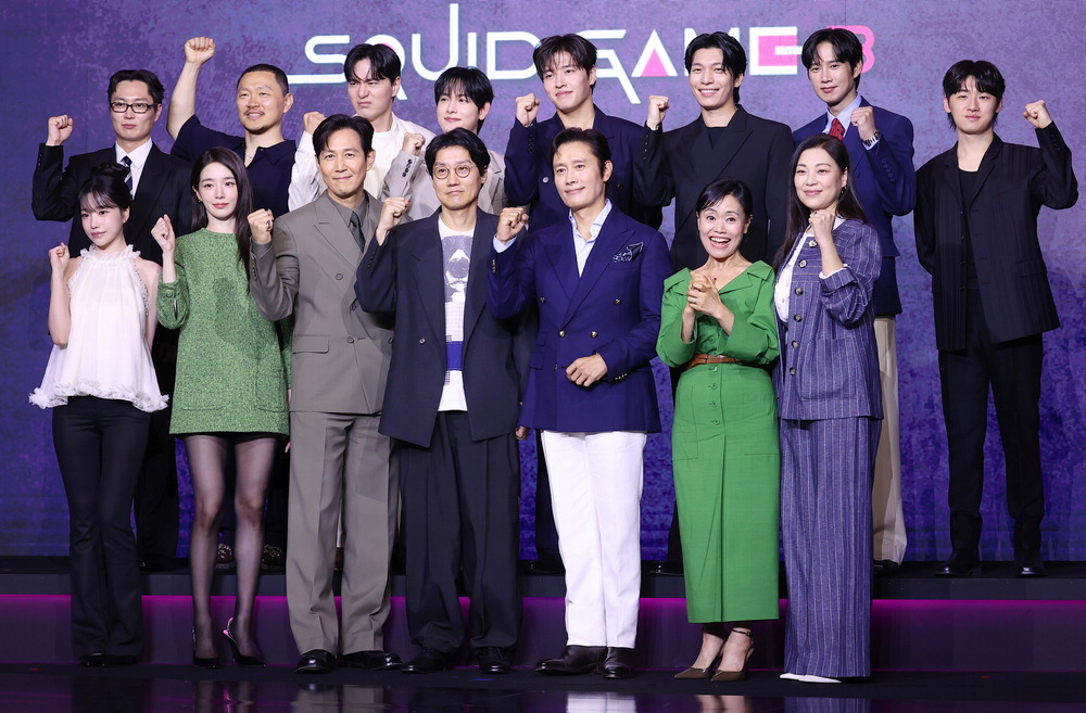 황동혁 감독 "오징어게임 성공은 기적…스핀오프 만들 생각도"