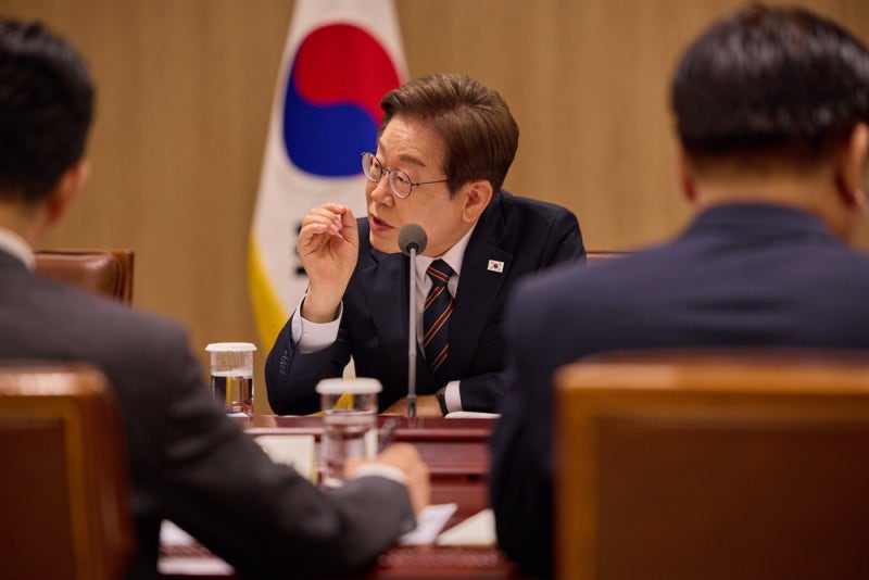李 "라면값 2000원 진짜예요?"… 최악 내수 살리려 추경 속도전