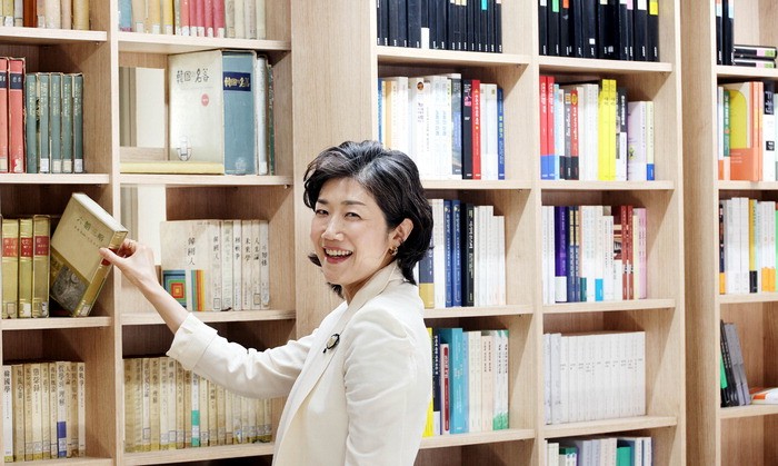"80년 역사 출판사, 꼰대 안되려 45세 감각으로 책 만들죠"