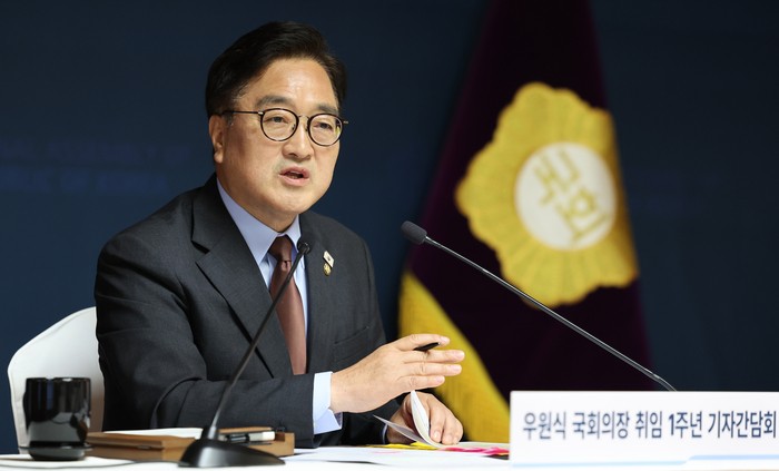 <b>우원식</b> “李대통령, <b>개헌</b> 의지 확고…시기는 논의 거쳐 조절”