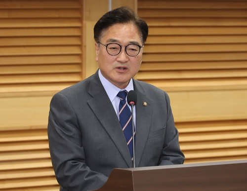 우원식 “<b>이태원참사 특조위 조사</b> 개시…‘당신의 잘못 아니다’ 말하는...