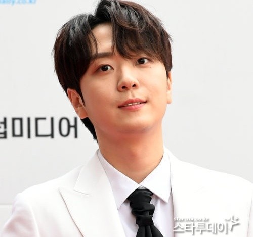‘제대’ <b>고우림</b> “아내 <b>김연아</b>가 먼저 연락, 4년간 <b>비밀연애</b>”