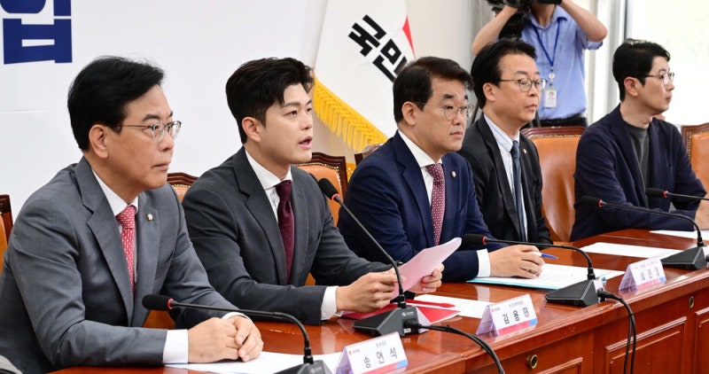 野, <b>김민석</b> 자진사퇴 압박 … 총공세 전환